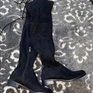 Knee high black boots NWOT